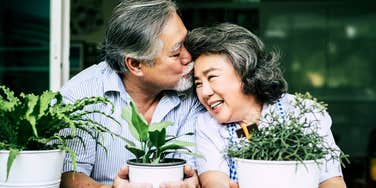 Elderly couple enjoying each other’s company, illustrating subtle signs of a rare love that lasts through real life and old age