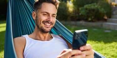 psychology says people barely post social media smarter not boring