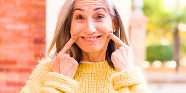 Signs Someone Is Out To Get You, No Matter How Nice They Act Around You