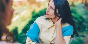 woman with zero social skills sounding awkward in conversation