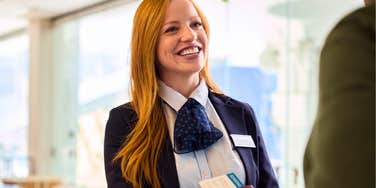 flight attendant picks side alex cooper alix earle feud