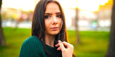  high iq traits of a person who loves isolation and hates mingling with random people 