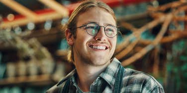 intelligent people have fewer friends says study