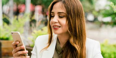 Woman has personality traits to be successful.