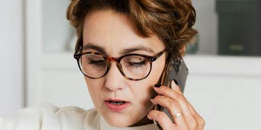 Woman is dealing with a low-effort boss.