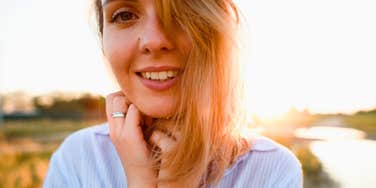 free-spirited woman with no desire to be understood by others