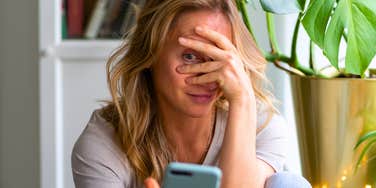 Things Gen Z Does That Their Gen X & Millennial Parents Find Deeply Embarrassing For Them