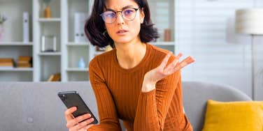 Awkward Text Messages That Mean A Longtime Friend Is Trying to Phase You Out Of Their Life