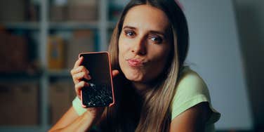 Gen Z woman with cracked phone no longer wants to work 
