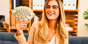 People Who Always Have Money Set Aside Tend To Avoid These Small Mistakes