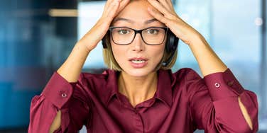Ways High-IQ Women Hide The Fact That They're Actually Having A Mental Breakdown