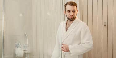 woman tests boyfriend see uses soap shower fails