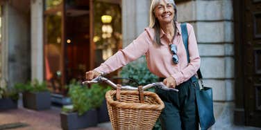 older woman who has stayed healthy while aging by getting out of her comfort zone