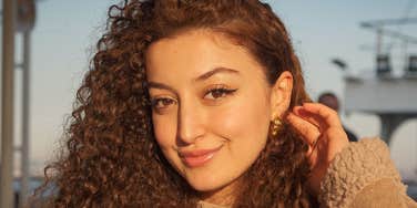 things women with rare inner glow do effortlessly
