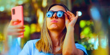 Things High IQ People Pretend Not To Understand, Even Though They Absolutely Do