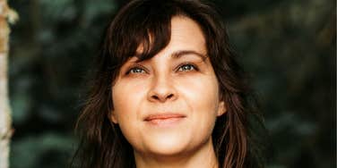 Woman thinks about failure radically.