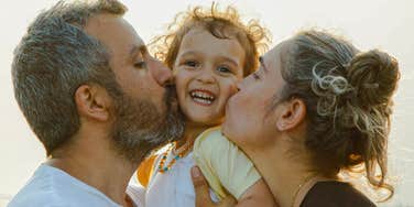 Kid feels close to parents.