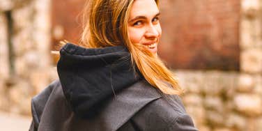 Specific Personality Traits Of People Who Leave Parties Without Saying Goodbye