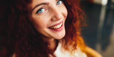 happy woman with very friendly vibes