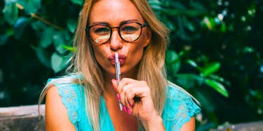Things Smart People Rarely Talk About But Everyone Else Can’t Seem To Keep Quiet About
