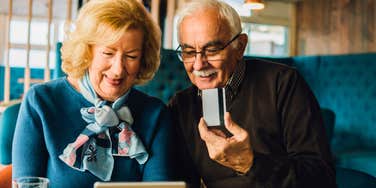 boomer couple raised in the 60s spending money