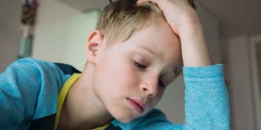Kid has loser parents.