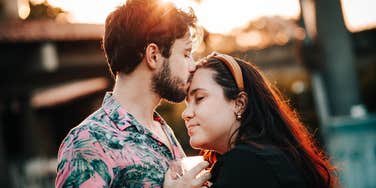 People Who Make Their Partner Feel Mentally & Emotionally Loved Usually Say Phrases In Casual Conversation Man makes partner feel loved.