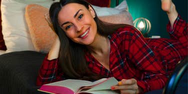 Nighttime Habits That Make People Who Prefer To Be Cozy In Bed By 9 PM Truly Happy