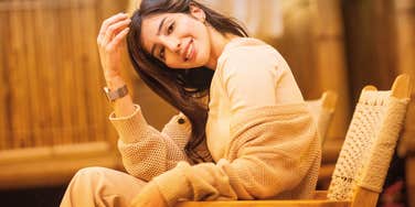 woman being fake nice smiling
