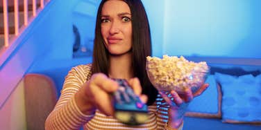 Distracting Traits Of People Who Love To Start New Shows But Never Finish Them