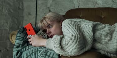 everyday things people scroll too much start losing energy do