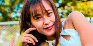 confident woman who doesn't care what others think