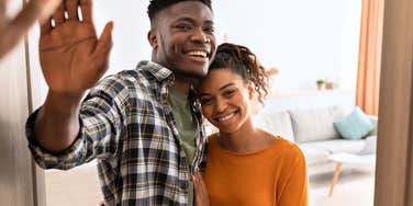 couple waving goodbye to end conversation