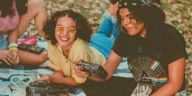 trendy girls in the 90s hanging out