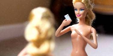 barbie explaining how to take good nudes