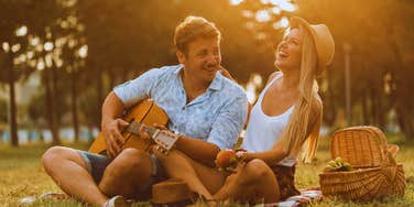 couple falling in love