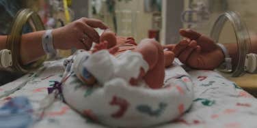 infant in nicu