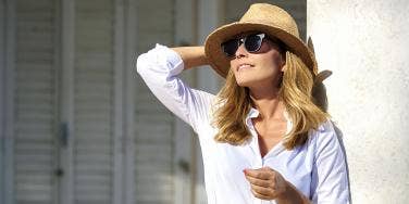 woman with hat