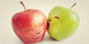 apples kissing apples kissing
