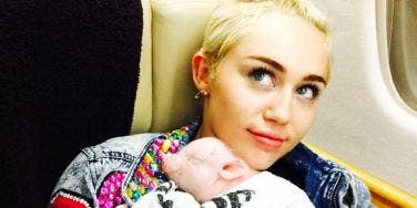 Miley Cyrus and new pet pig Bubba Sue Miley Cyrus and new pet pig Bubba Sue