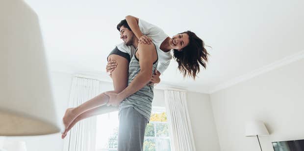 There's Only 4 Types Of Love Attachment Styles — Which Is Yours? - Vimarsana News