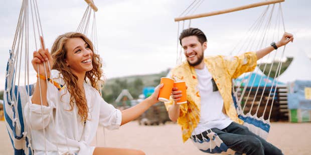 How To Really Know If A Guy Likes You (Without Him Saying A Word) - Vimarsana News