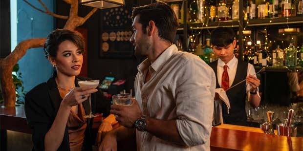 Worst Pick Up Lines Ever, As Overheard By Your Bartender - Vimarsana News