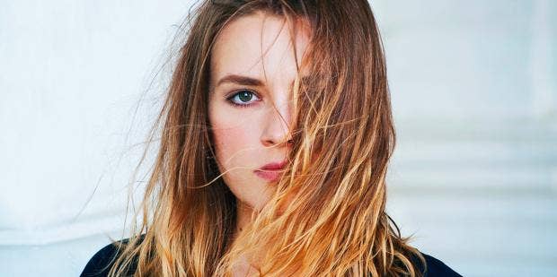 Stages Of Grief — How To Deal With The Loss Of A Friend (In 8 Steps) |  Yourtango