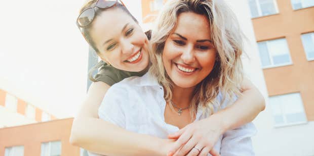 I'm Estranged From My Sister After She Stole My Identity And Lied About Being Pregnant - Vimarsana News