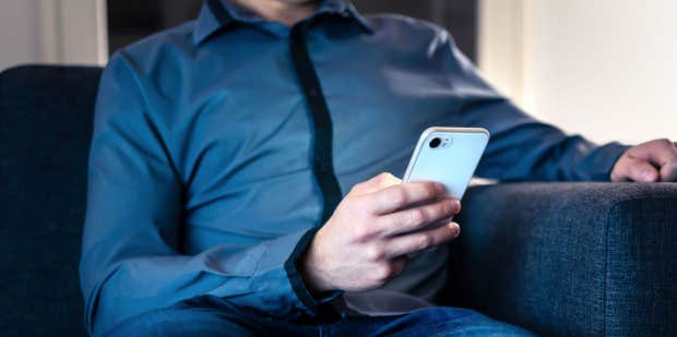 The Awful Way I Discovered My Husband Was Having An Online Affair - Vimarsana News