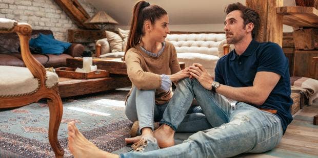 7 Subtle Signs You're In A Love-Hate Relationship - Vimarsana News