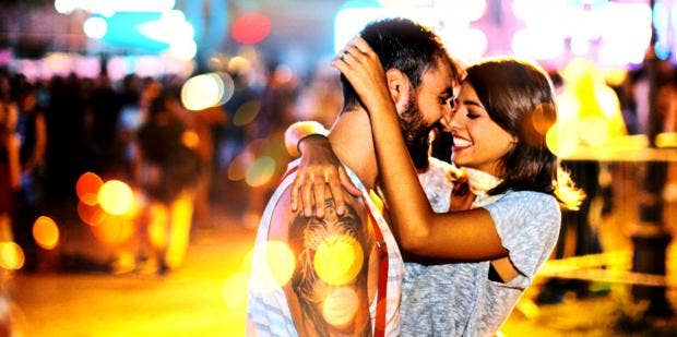 Watch New Years Kiss Online Free The Real Reason Why People Kiss At Midnight On New Year S Eve Yourtango