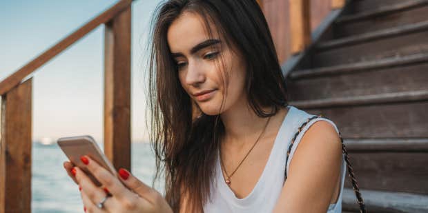 The Real Reason You Hate The Way You Look In Pictures - Vimarsana News