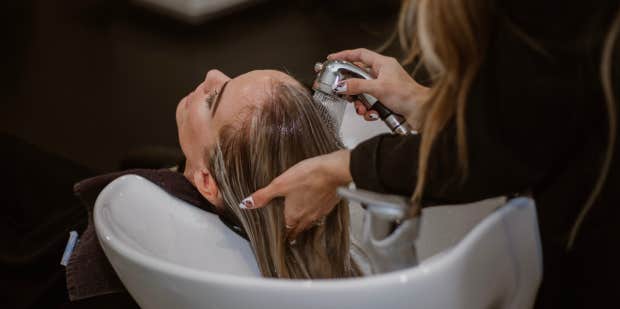 Hairstylist Praised For Encouraging Silent Appointments - Vimarsana News